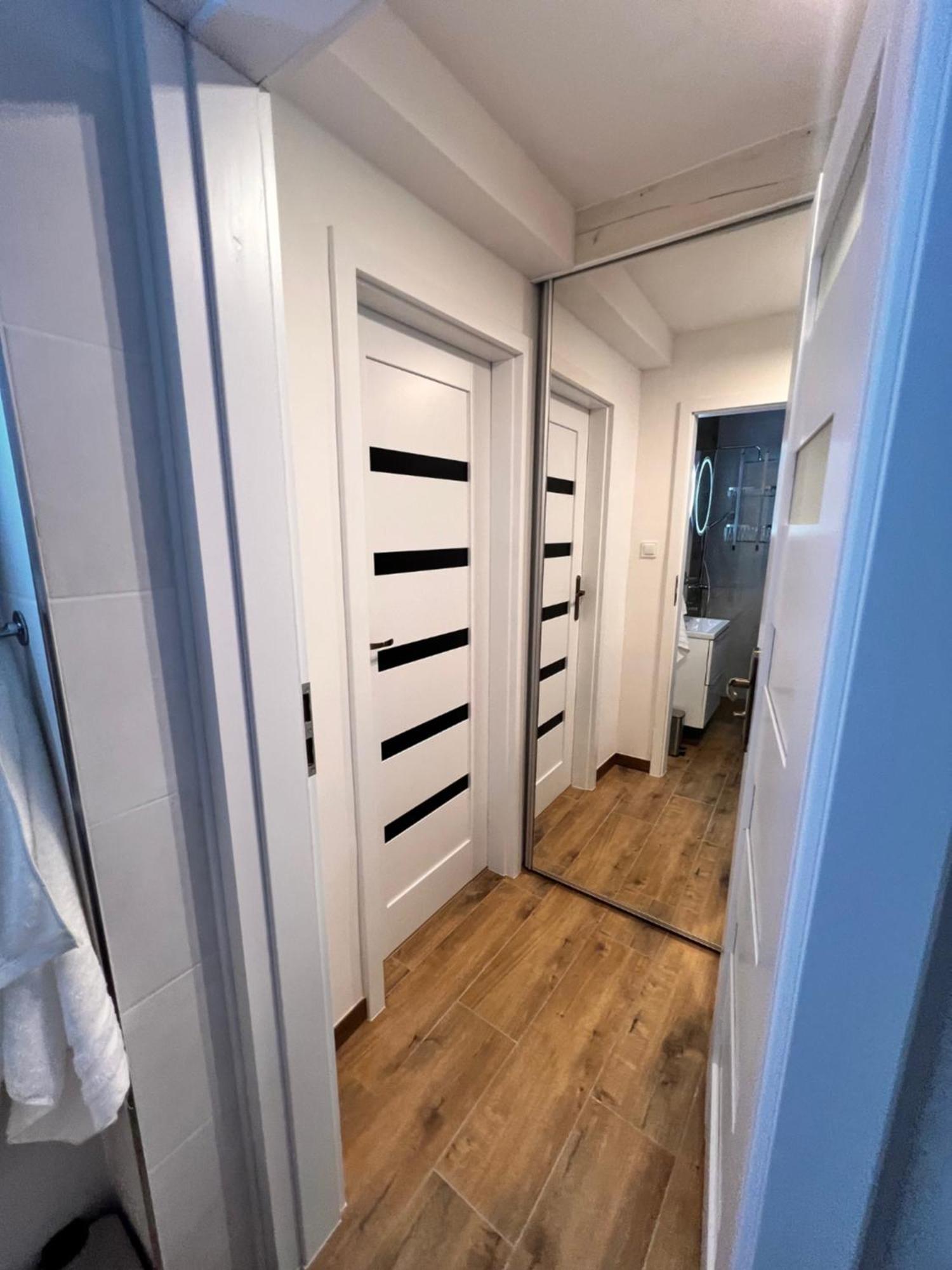 Auroracentercracow Apartment